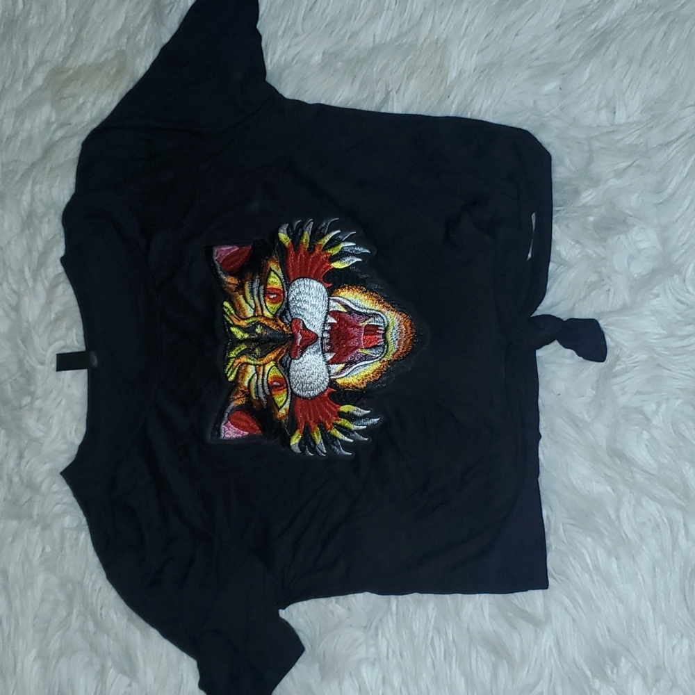 J USA Tiger Graphic Distressed Crop Top | Black Tie-Front | Size Large